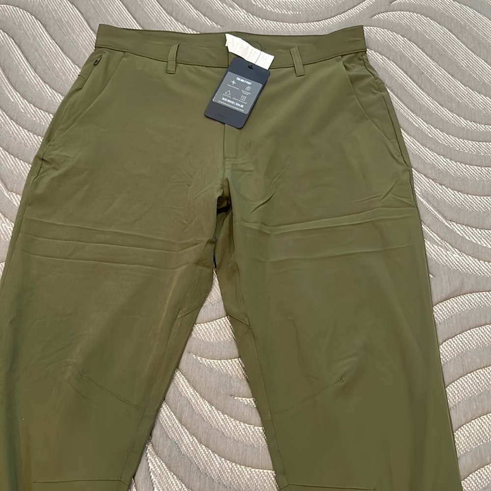 Men’s Fabletics brand new with tags 30X32